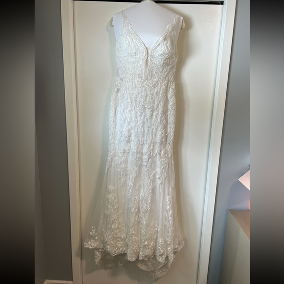 Size 14 Elysee Francoise Wedding Gown - Picture 4 of 10